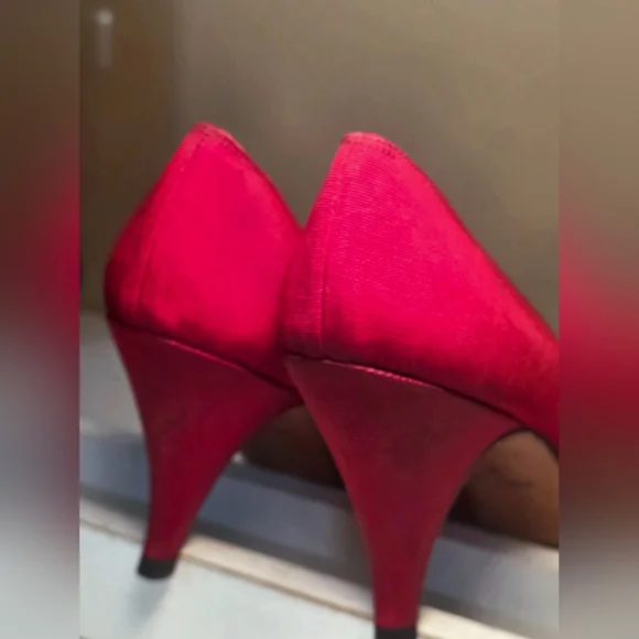 CHANEL Authentic Vintage Red Fabric Pumps toe cap Kitten Heel Size 6.5 - Picture 3 of 12